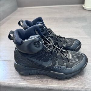 Nike WMNS Lupinek Flyknit Black Sneakers